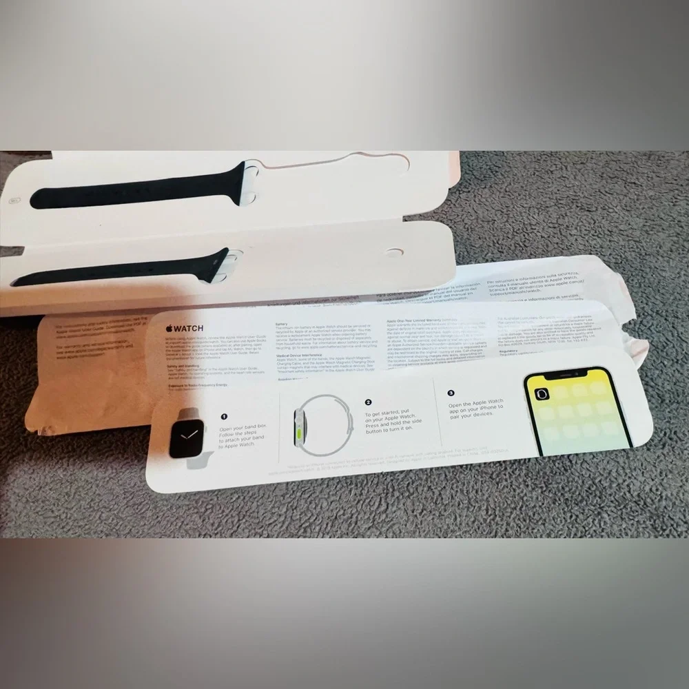 Apple Smartwatch - Black Band